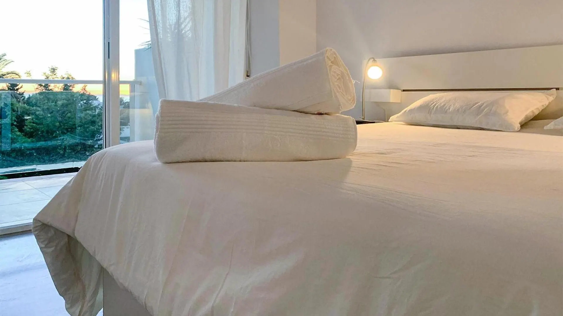 Nice Apartment In Marbella With House Sea View